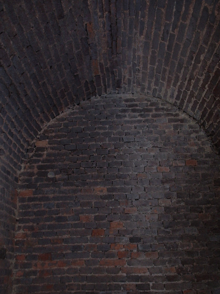 Původní pivovarská lednice - kaplička uprostřed chátrající stavby